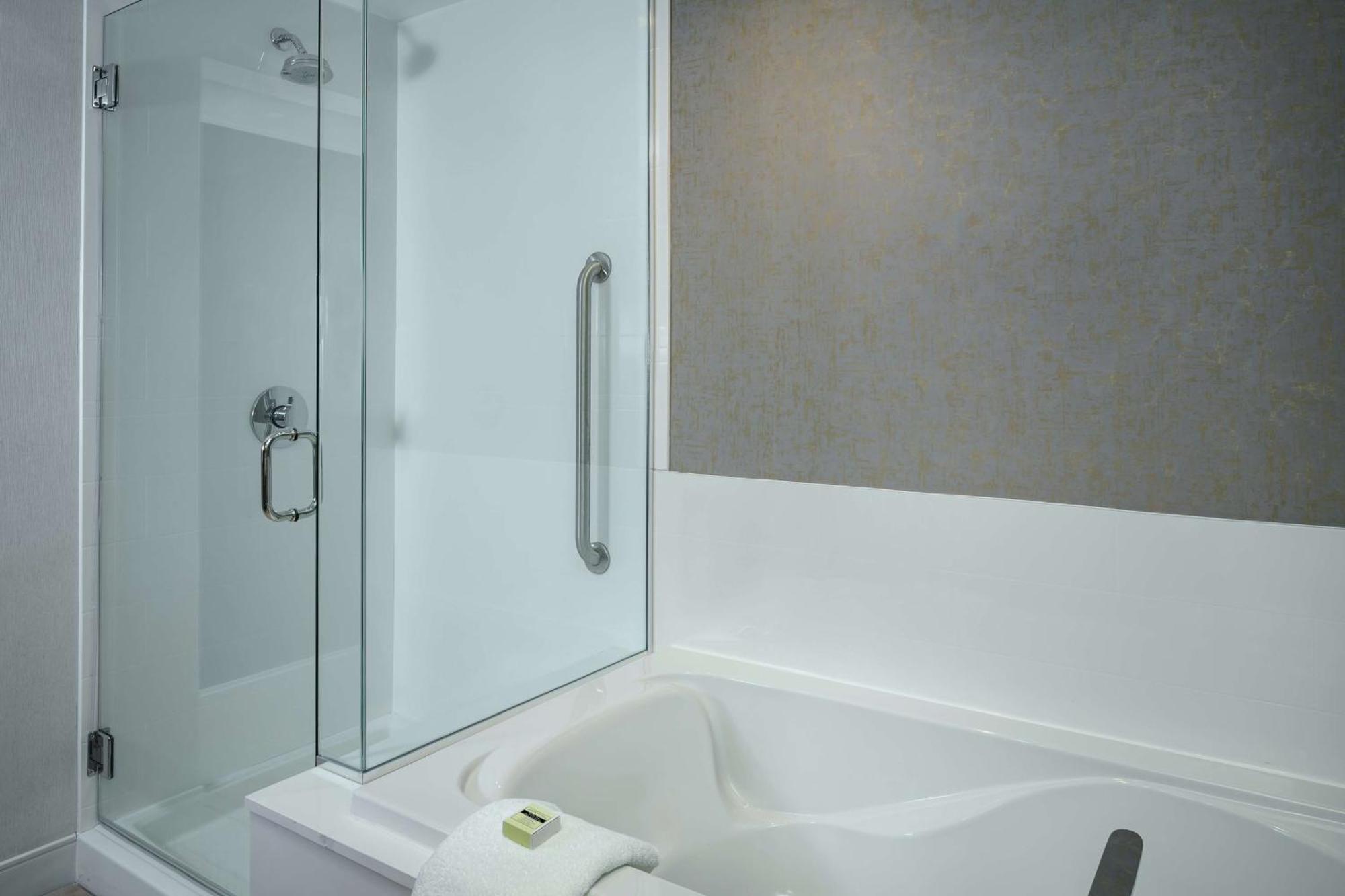 Hilton Garden Inn Seattle Bellevue Downtown, Wa Bagian luar foto
