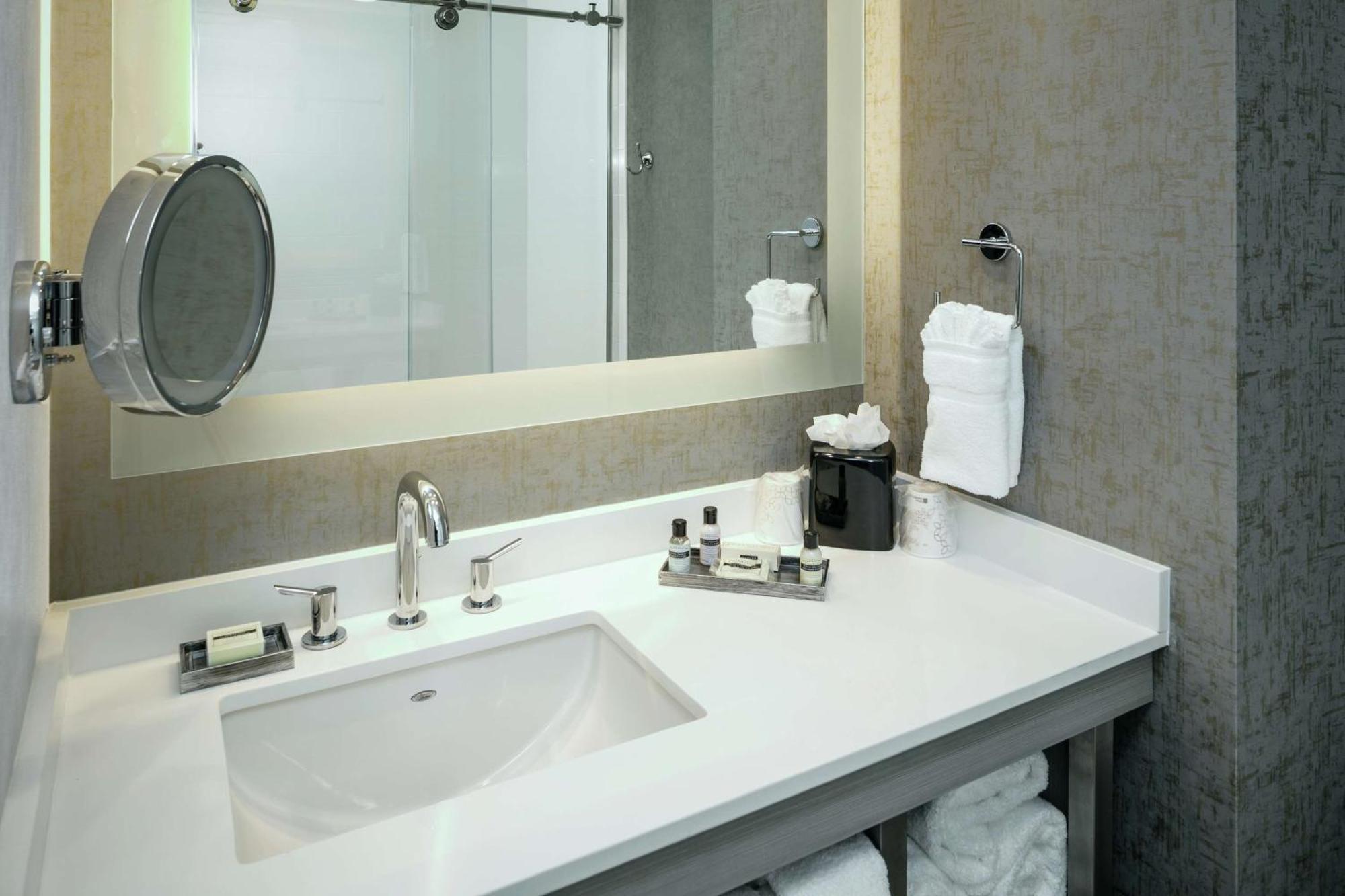 Hilton Garden Inn Seattle Bellevue Downtown, Wa Bagian luar foto